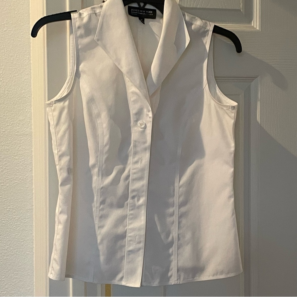 Jones New York 4P-White Button Down Shirt Sleeveless